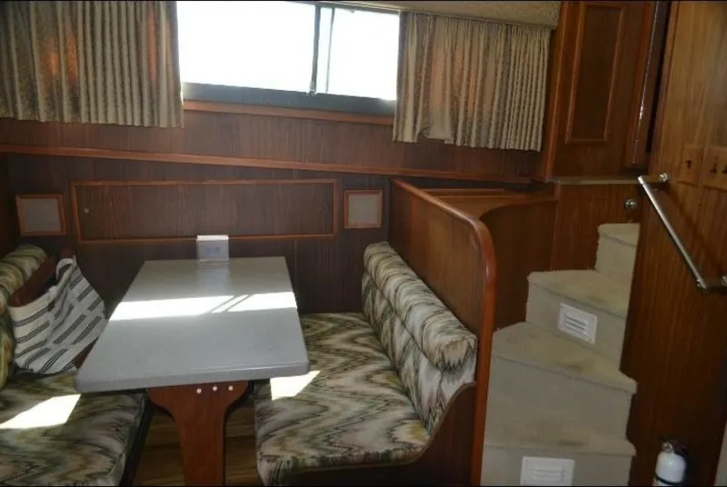 Slide: The Image of Hatteras 53 Extended Deck Motor Yacht 1984 - 4741272