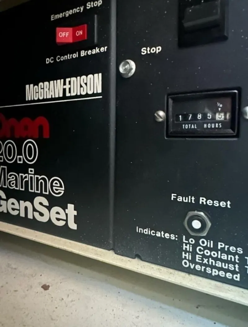 Slide: The Image of Hatteras 53 Extended Deck Motor Yacht 1984 - 4741280