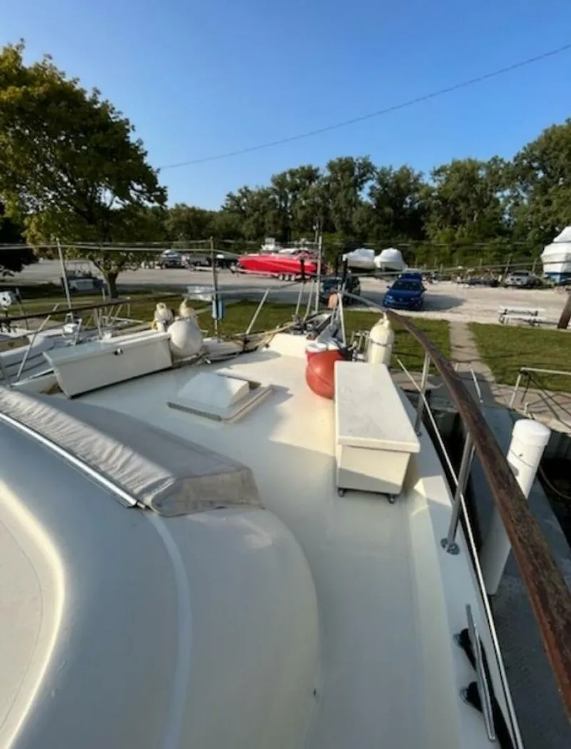 Slide: The Image of Hatteras 53 Extended Deck Motor Yacht 1984 - 4741263