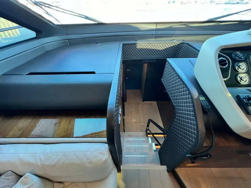 Slide: The Image of Fairline Squadron 2020 - 4741386