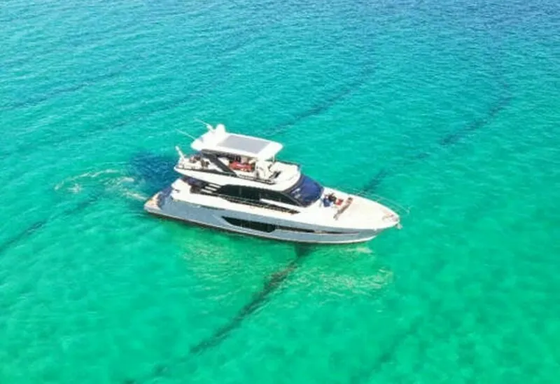 Slide: The Image of Fairline Squadron 2020 - 4741431