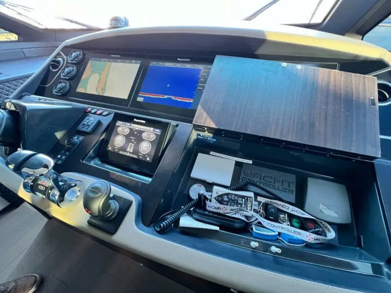 Slide: The Image of Fairline Squadron 2020 - 4741440