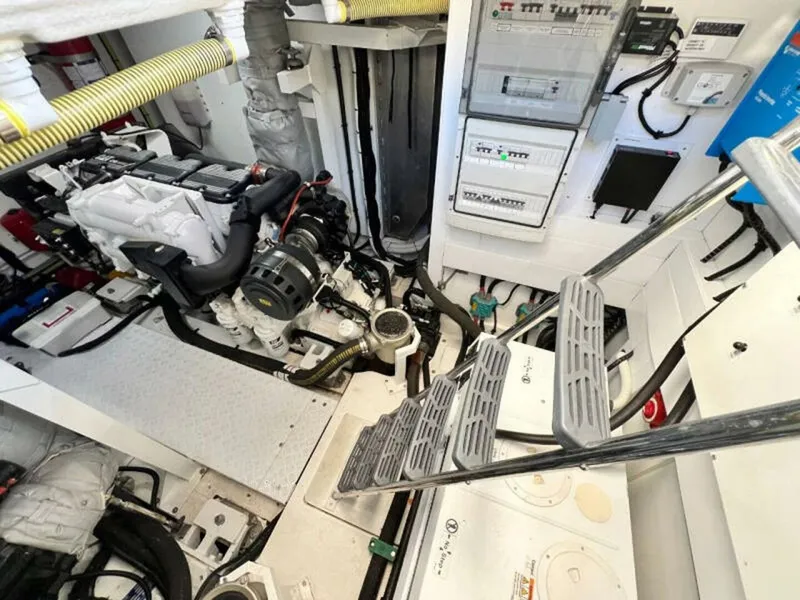 Slide: The Image of Fairline Squadron 2020 - 4741465