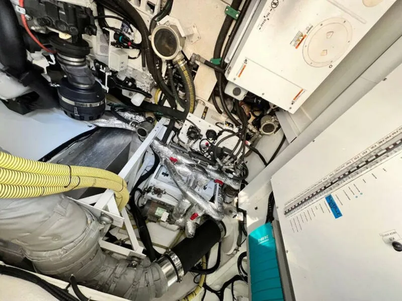 Slide: The Image of Fairline Squadron 2020 - 4741466