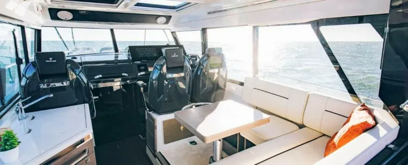 Slide: The Image of Wellcraft 38 Explorer 2025 - 4745468