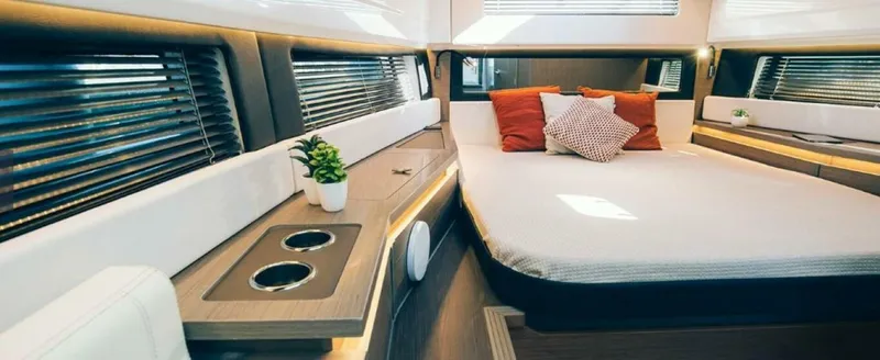 Slide: The Image of Wellcraft 38 Explorer 2025 - 4745470