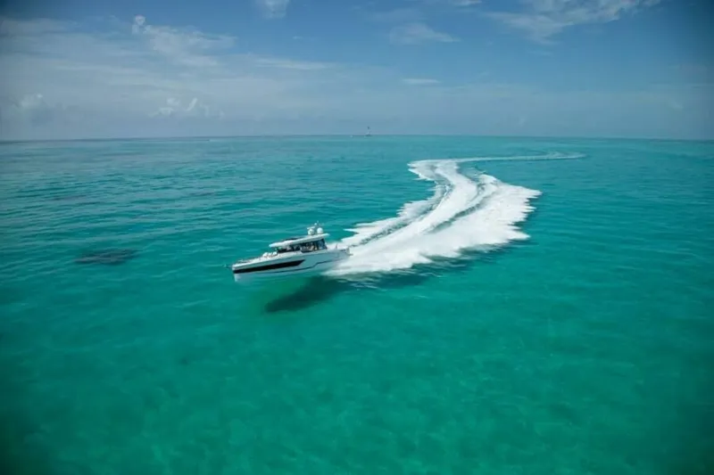 Slide: The Image of Wellcraft 38 Explorer 2025 - 4745520