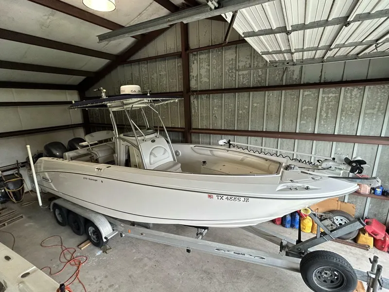 Slide: The Image of 2004 Boston Whaler 270 Outrage - 4746284