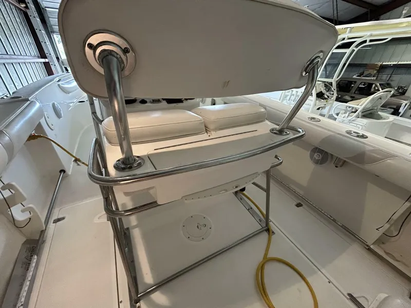 Slide: The Image of 2004 Boston Whaler 270 Outrage - 4746299