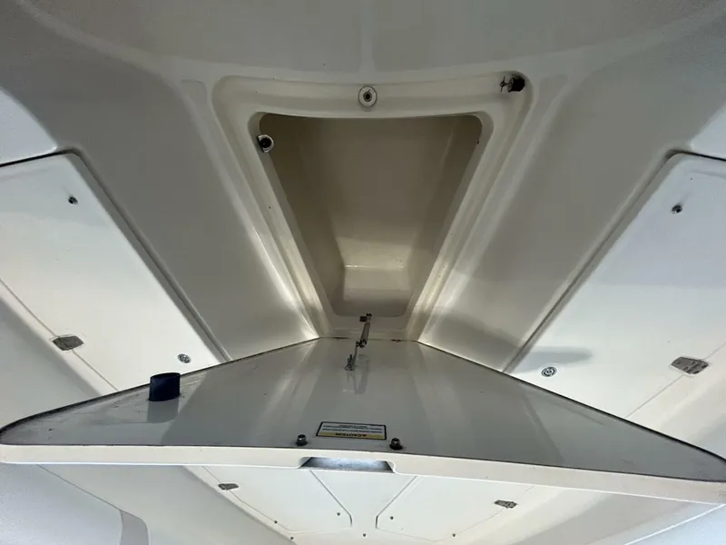 Slide: The Image of 2004 Boston Whaler 270 Outrage - 4746300