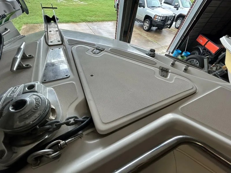 Slide: The Image of 2004 Boston Whaler 270 Outrage - 4746301