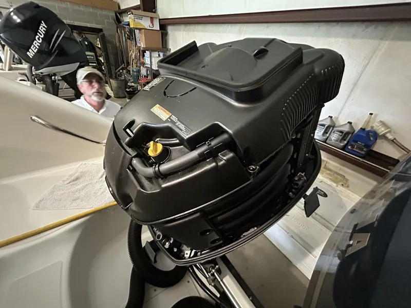 Slide: The Image of 2004 Boston Whaler 270 Outrage - 4746309