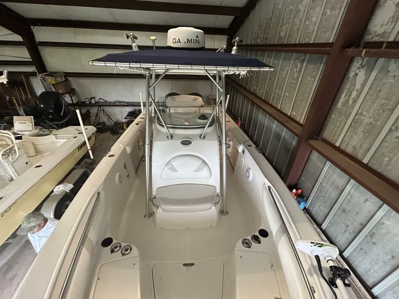 Slide: The Image of 2004 Boston Whaler 270 Outrage - 4746312