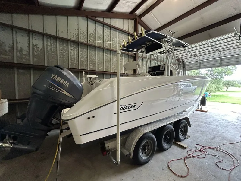 Slide: The Image of 2004 Boston Whaler 270 Outrage - 4746316