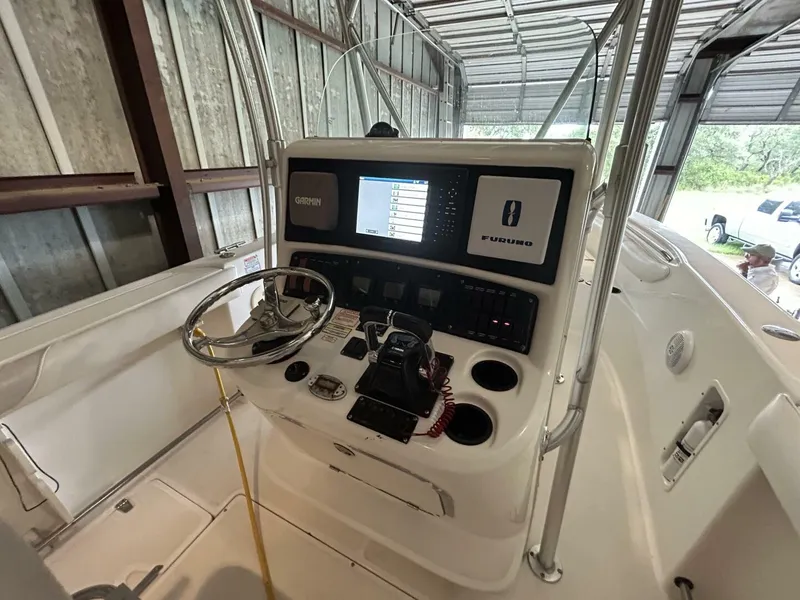 Slide: The Image of 2004 Boston Whaler 270 Outrage - 4746287