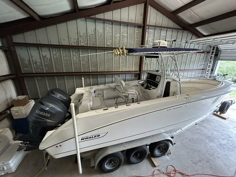 Slide: The Image of 2004 Boston Whaler 270 Outrage - 4746317