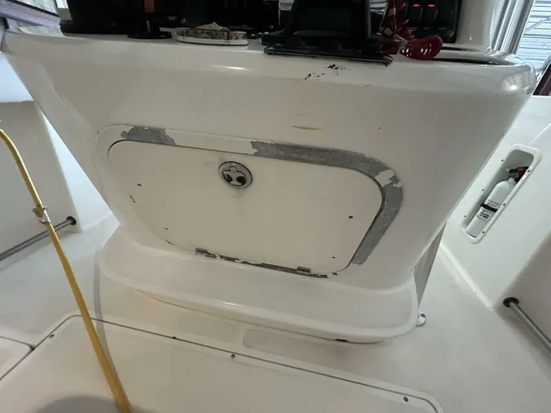 Slide: The Image of 2004 Boston Whaler 270 Outrage - 4746295