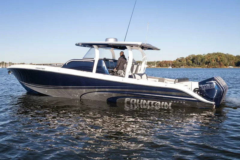 Slide: The Image of Fountain 43 NX 2022 - 4746334