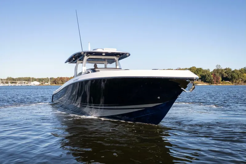 Slide: The Image of Fountain 43 NX 2022 - 4746348