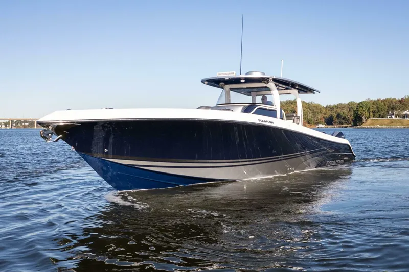 Slide: The Image of Fountain 43 NX 2022 - 4746350