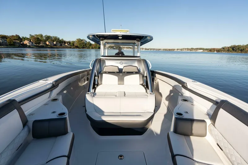 Slide: The Image of Fountain 43 NX 2022 - 4746352