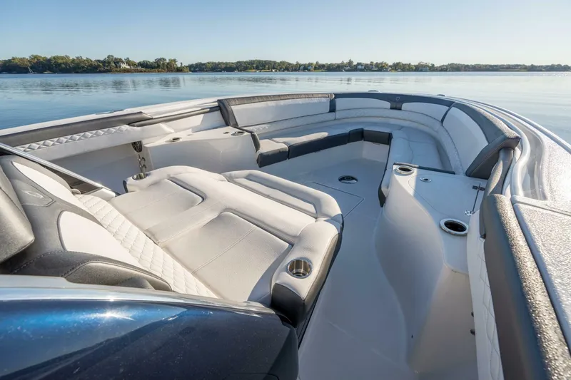 Slide: The Image of Fountain 43 NX 2022 - 4746355