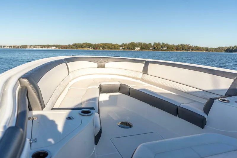 Slide: The Image of Fountain 43 NX 2022 - 4746358