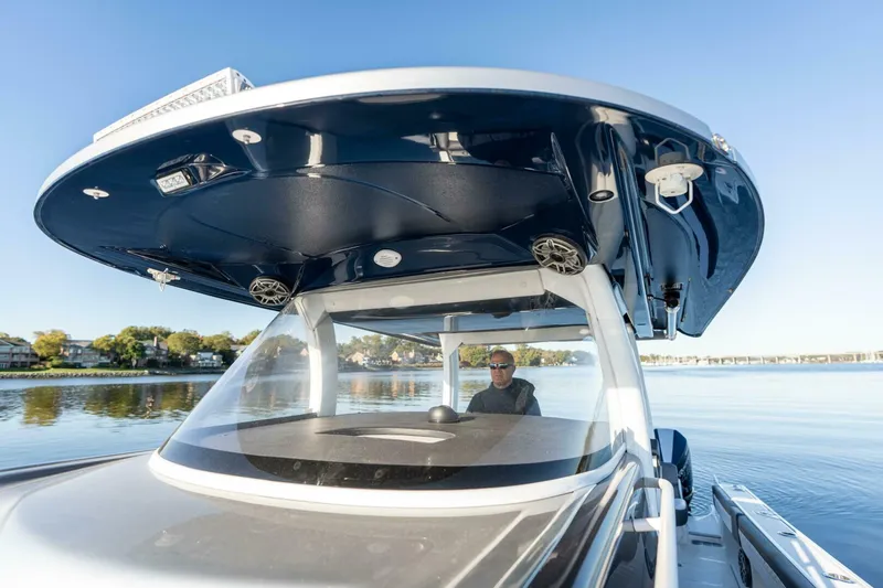 Slide: The Image of Fountain 43 NX 2022 - 4746359