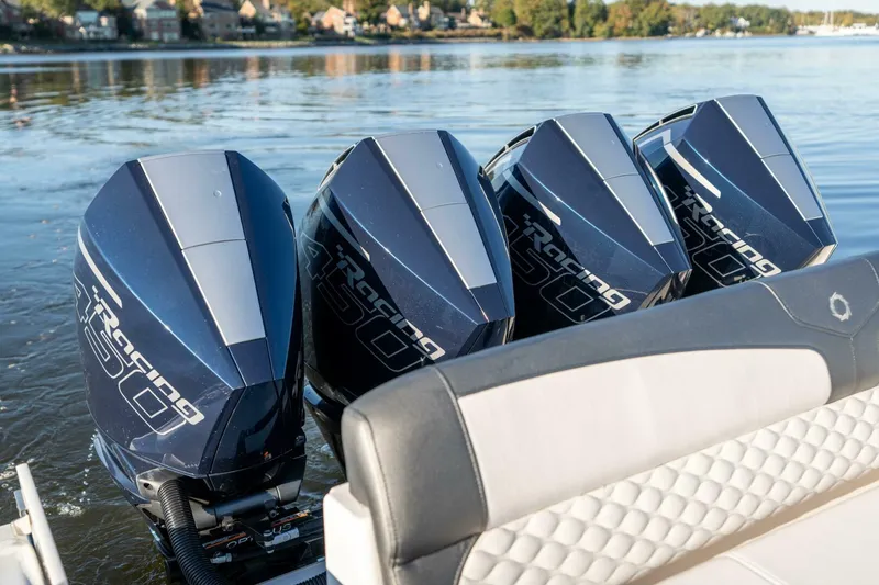 Slide: The Image of Fountain 43 NX 2022 - 4746361