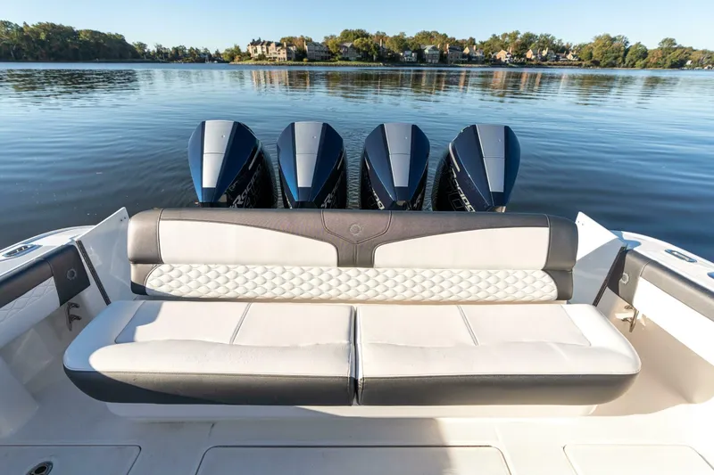 Slide: The Image of Fountain 43 NX 2022 - 4746362