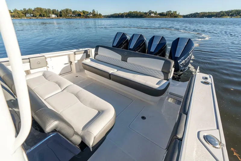 Slide: The Image of Fountain 43 NX 2022 - 4746363