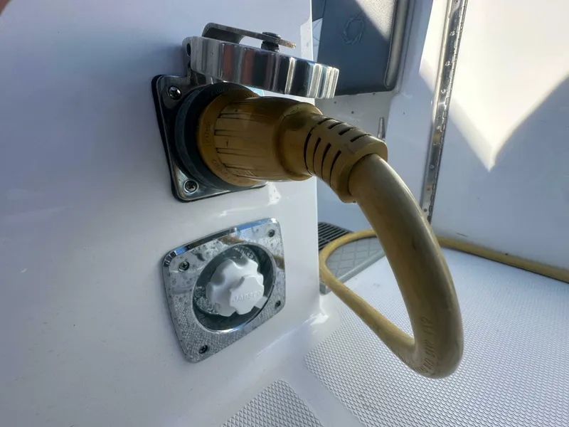 Slide: The Image of Fountain 43 NX 2022 - 4746380