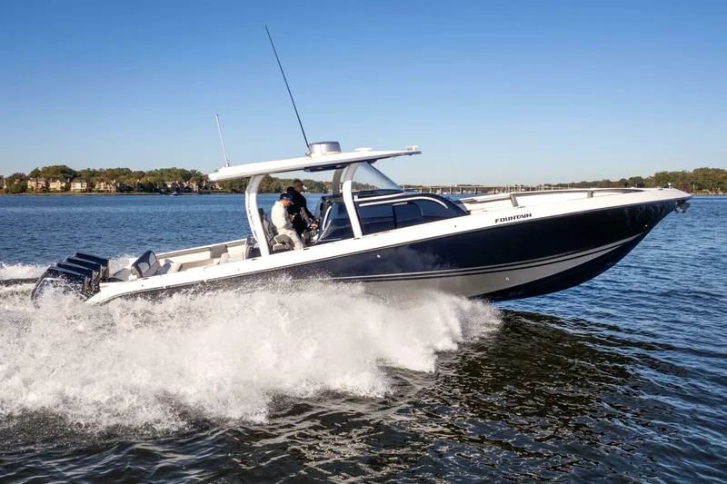 Slide: The Image of Fountain 43 NX 2022 - 4746329