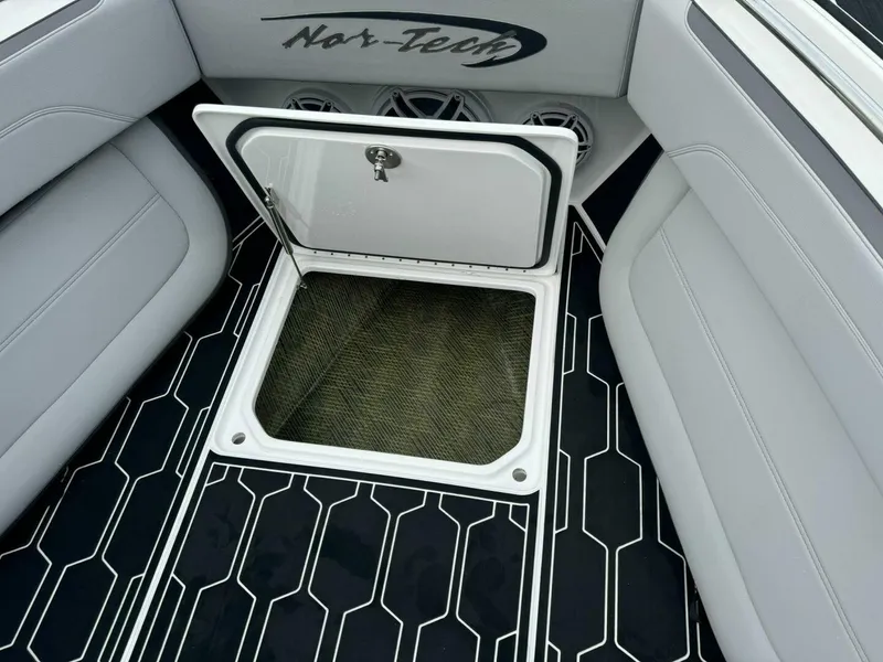 Slide: The Image of Nor-Tech 392 Super Fish 2024 - 4747824