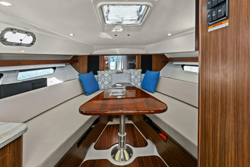 Slide: The Image of Pursuit 355 OS 2018 - 4857486