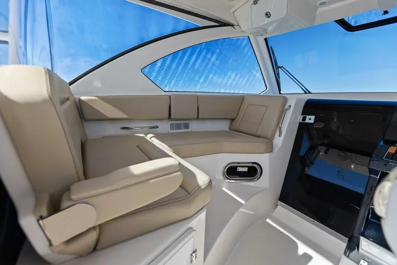 Slide: The Image of Pursuit 355 OS 2018 - 4857513