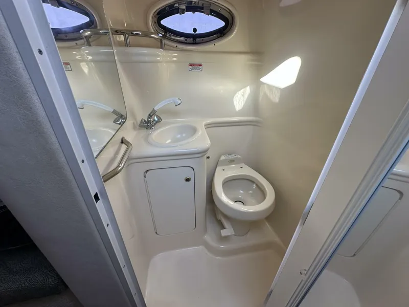 Slide: The Image of Sea Ray 260 Sundancer 2003 - 4753424