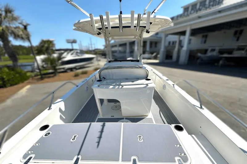 Slide: The Image of Boston Whaler 270 DAUNTLESS 2016 - 3