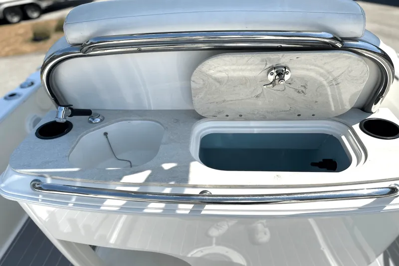 Slide: The Image of Boston Whaler 270 DAUNTLESS 2016 - 7