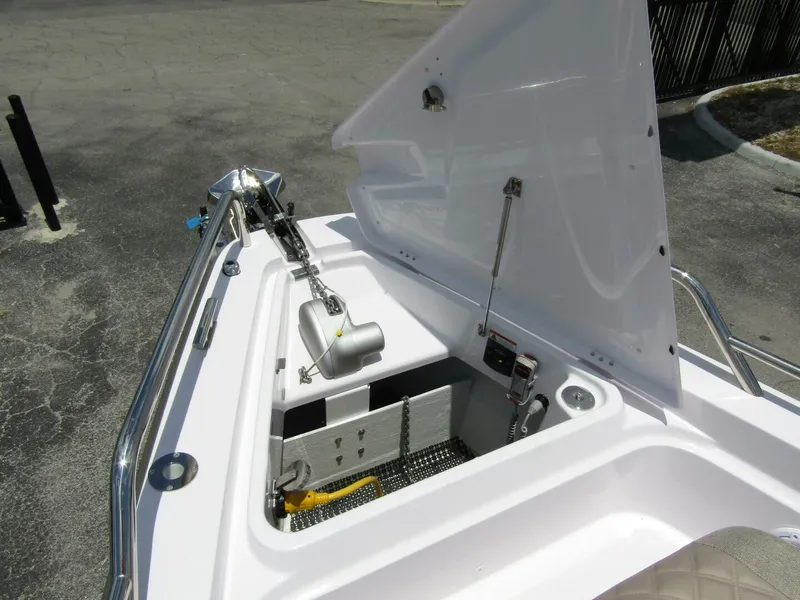 Slide: The Image of Axopar 37 Sun Top 2024 - 5282999