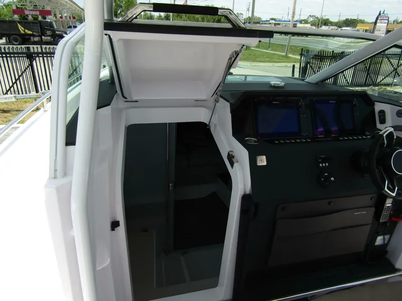 Slide: The Image of Axopar 37 Sun Top 2024 - 5283002