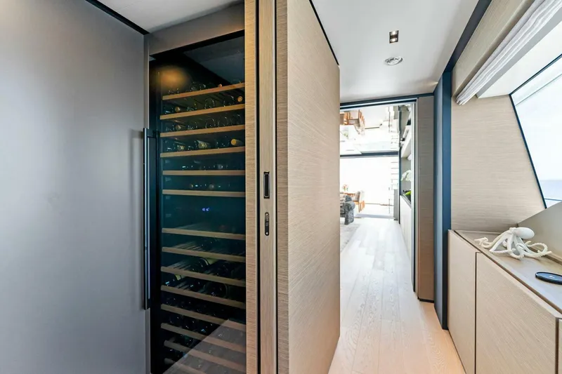 Slide: The Image of Custom Navetta 33 2024 - 4755451