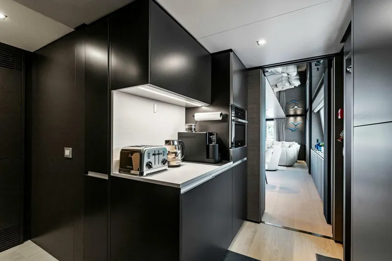 Slide: The Image of Custom Navetta 33 2024 - 4755472