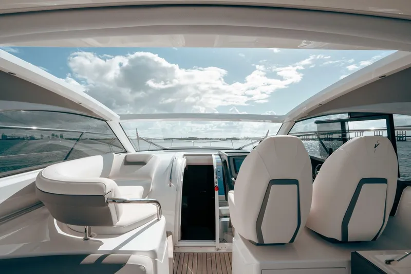 Slide: The Image of Princess V40 2021 - 5097685