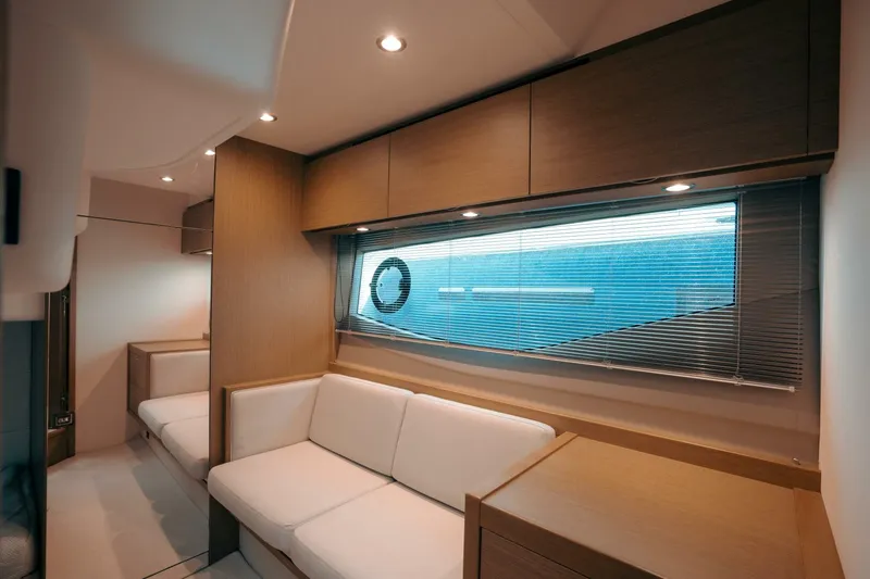 Slide: The Image of Princess V40 2021 - 5097708