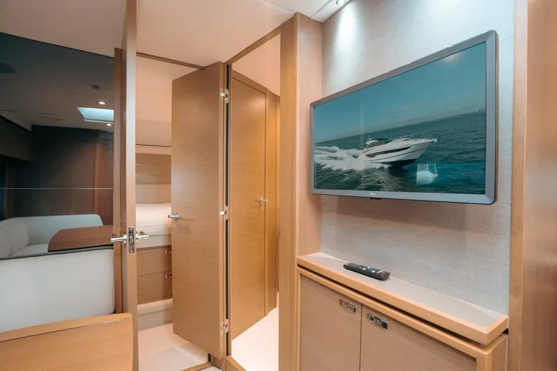 Slide: The Image of Princess V40 2021 - 5097717