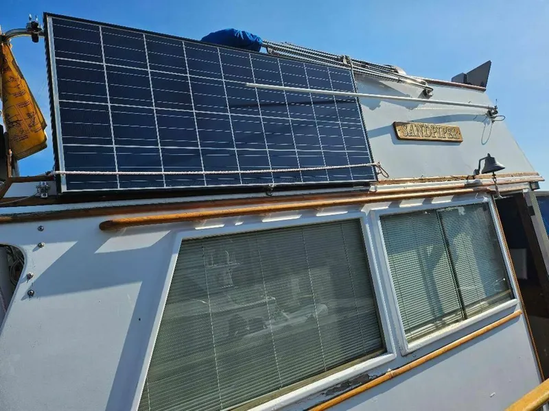 Slide: The Image of Grand Banks Stbd Solar Panel - 5151226