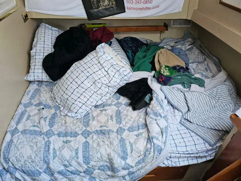 Slide: The Image of Grand Banks Forward Berth - 5151229