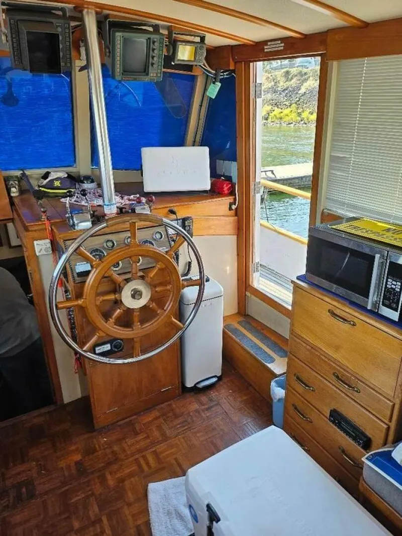 Slide: The Image of Grand Banks Lower Station - 5151232