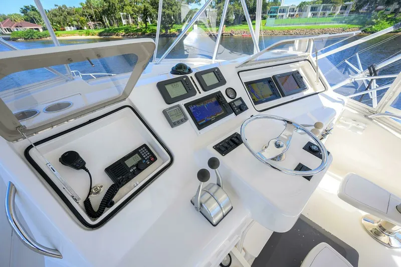 Slide: The Image of Ocean Yachts 50 SUMMEREBLE -Flybridge 2004 Ocean Yachts 50 SUMMEREBEL - 7652870